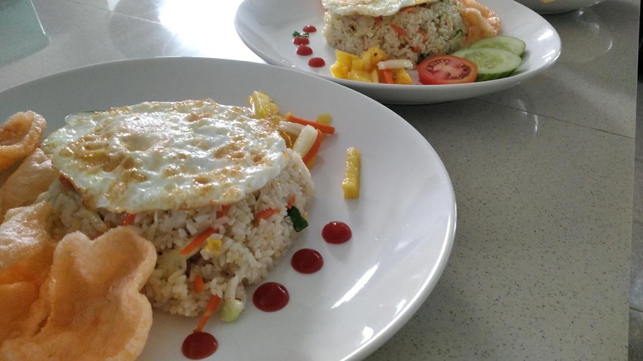 Anjo Maumere Hotel & Restaurant Zewnętrze zdjęcie