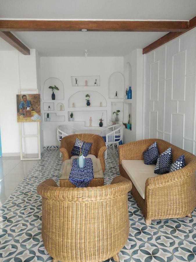 Anjo Maumere Hotel & Restaurant Zewnętrze zdjęcie