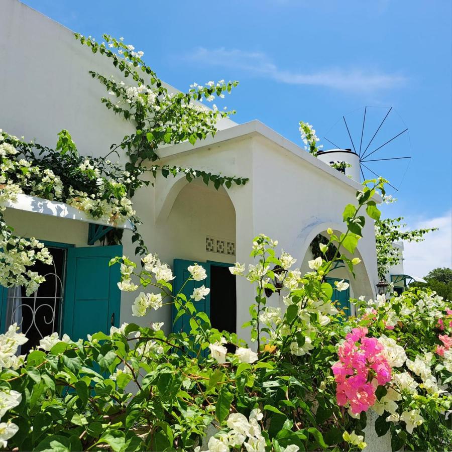 Anjo Maumere Hotel & Restaurant Zewnętrze zdjęcie
